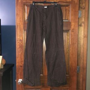 GAP wide leg cuffed pants size 6 stretch